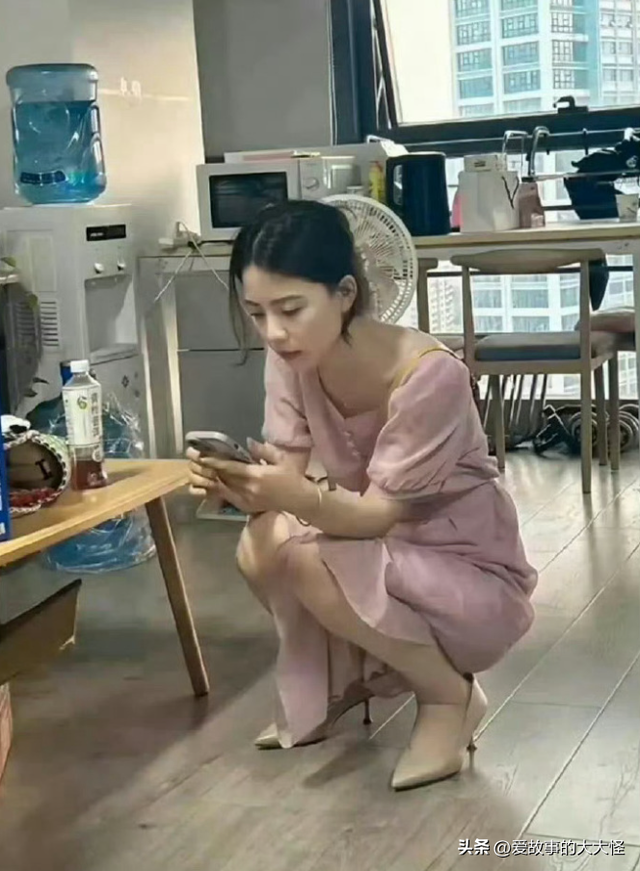 听说能穿着高跟鞋蹲下的人，都是厉害角色 ​​​