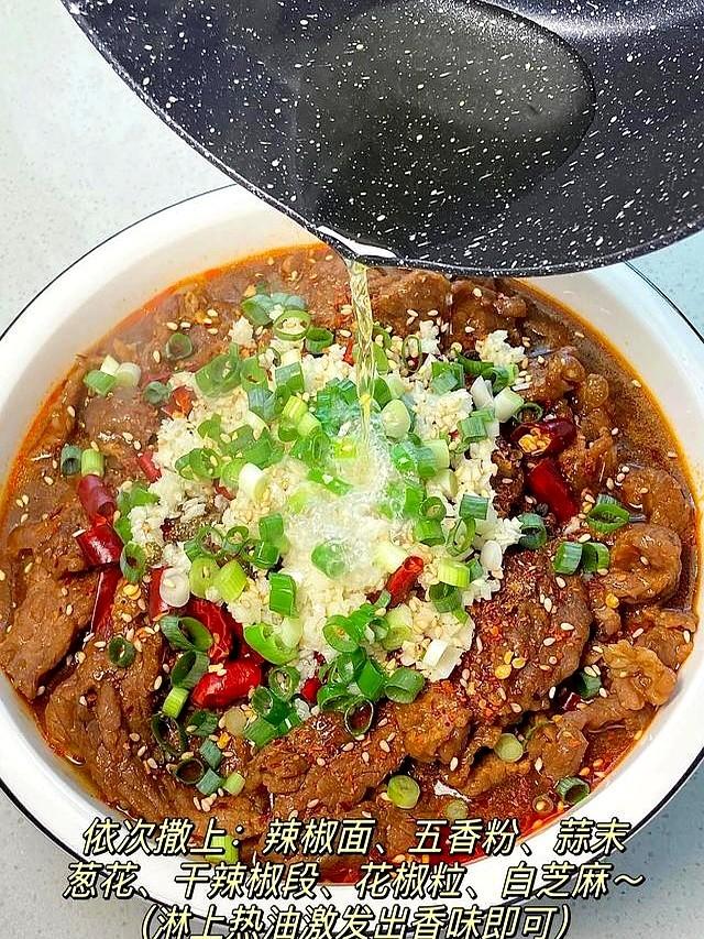 俗话“小暑吃豆，大暑吃肉”，有条件建议多吃3肉，活力满满度夏