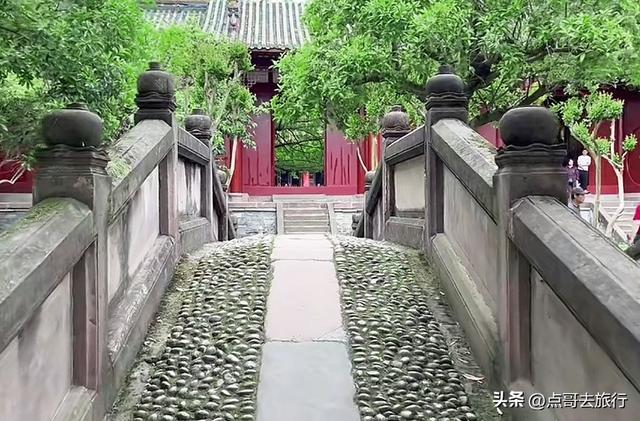 成都清凉避暑胜地，千年前就已闻名，风景如仙境，地铁公交直达！