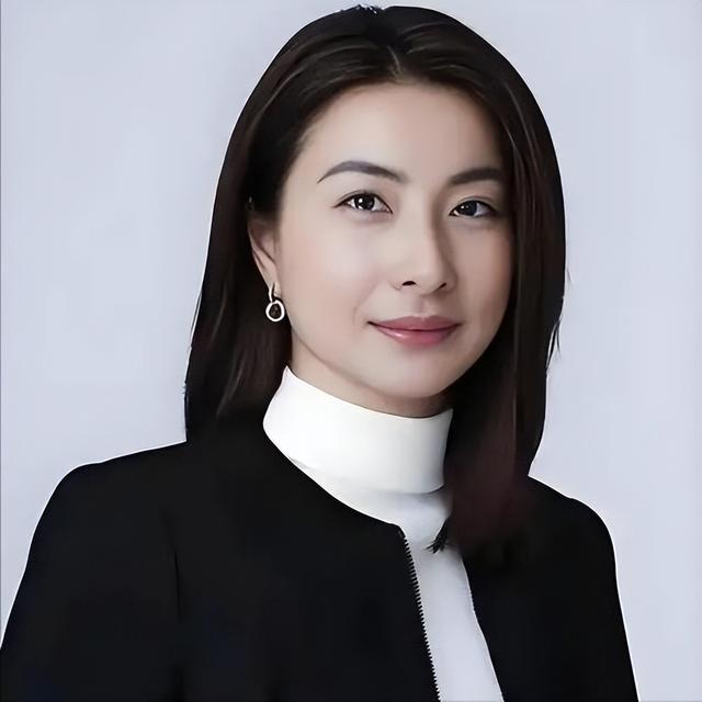 央视对郭晶晶的称呼变了，三字之差释放强烈信号，霍震霆全说对了