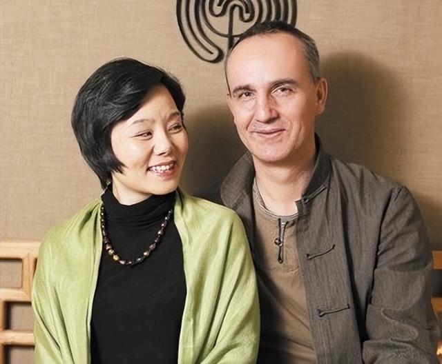 离婚10个月后，龚琳娜自曝和丈夫离婚内幕，原来对方喜欢奥地利的