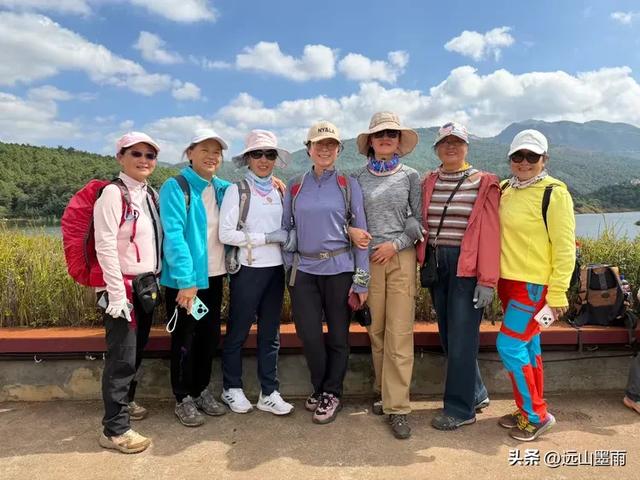 随走呈贡大学城,逛梁王湖、转小土林,感受多彩的秋冬世界,休闲