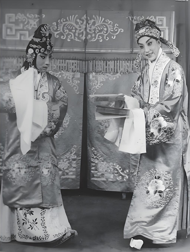 京剧名家李慧芳：旧社会唱戏受尽屈辱，丈夫、妹妹都是京剧艺术家
