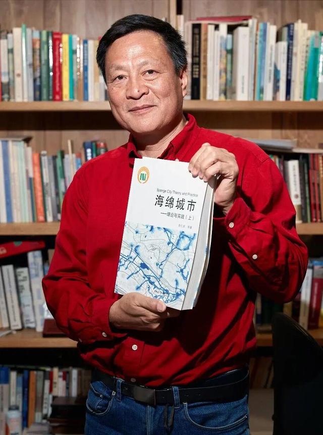 北大俞孔坚教授坠亡前最后影像曝光，长达3分钟，其学生、多位业内人士发声缅怀