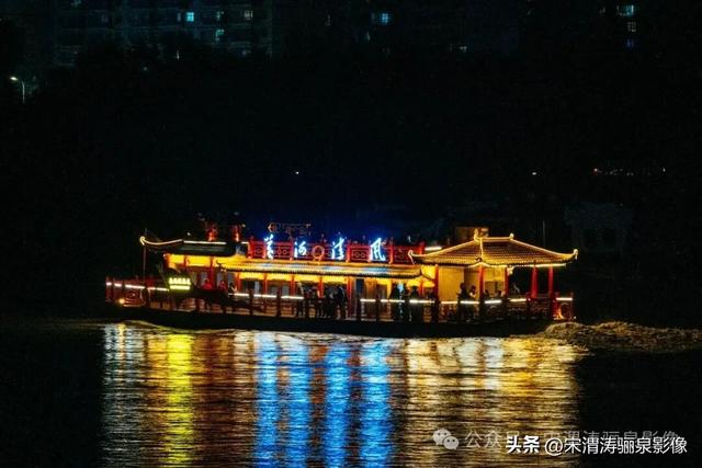 甘肃兰州：兰州两日游之兰州黄河铁桥中山桥夜景醉人 大气磅礴