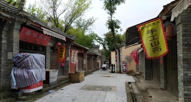 5年倒闭10家热门景区，年轻人穷游住帐篷，文旅地产梦碎一地