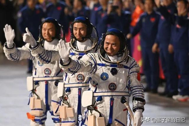 3.5小时对接，神舟二十一号升空，美封锁失败，中国提前实现登月