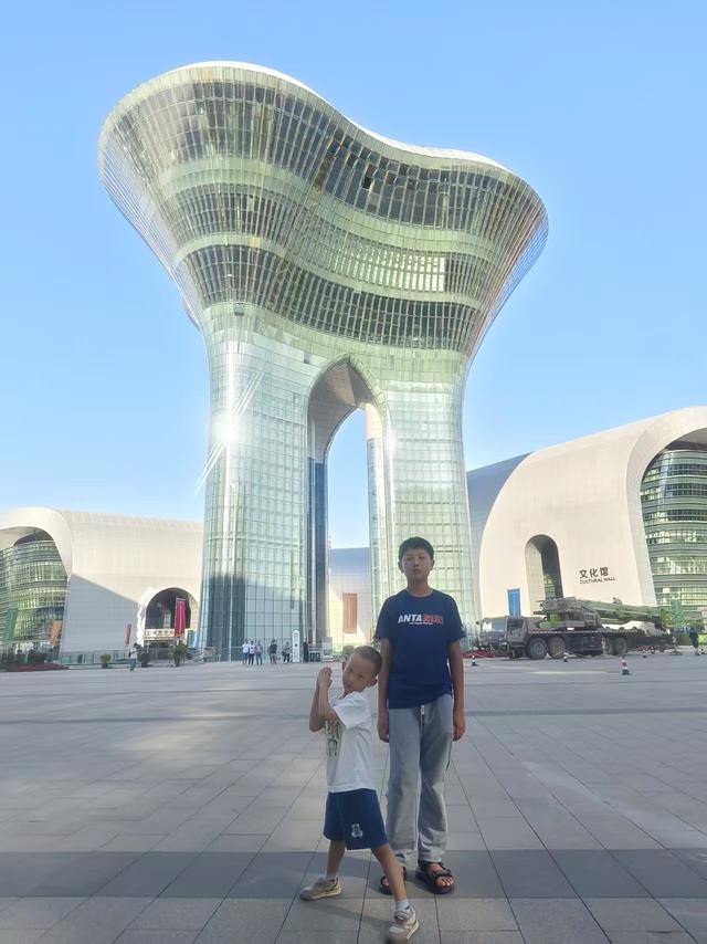 见到赛里木湖的蓝，才明白什么叫“眼睛会怀孕”