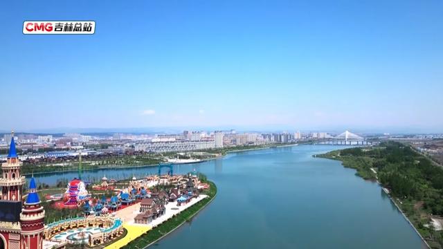 央视新闻客户端：免签试行 多元文化点亮“边城新名片”
