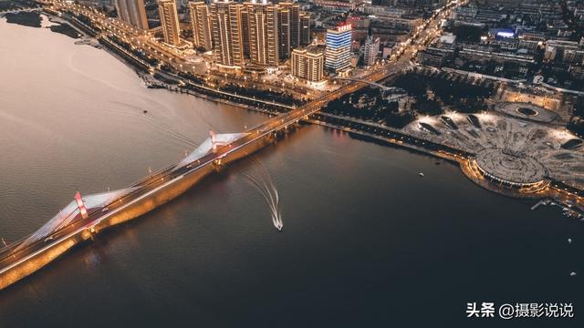 中国醉美地标集：贡嘎雪山、九寨沟、洱海、鸣沙山、万佛塔