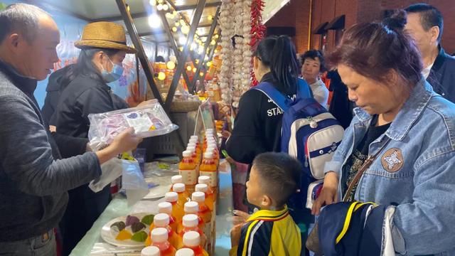 吃鸡、吃醋、吃海鲜!海口首届“鲜”吃文化节火热开席→