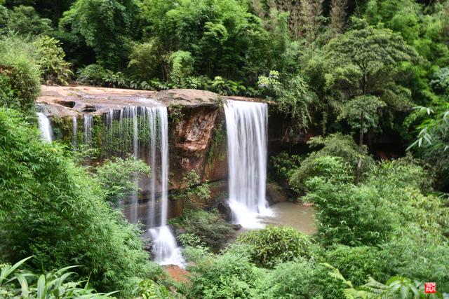 赤水四洞沟瀑布