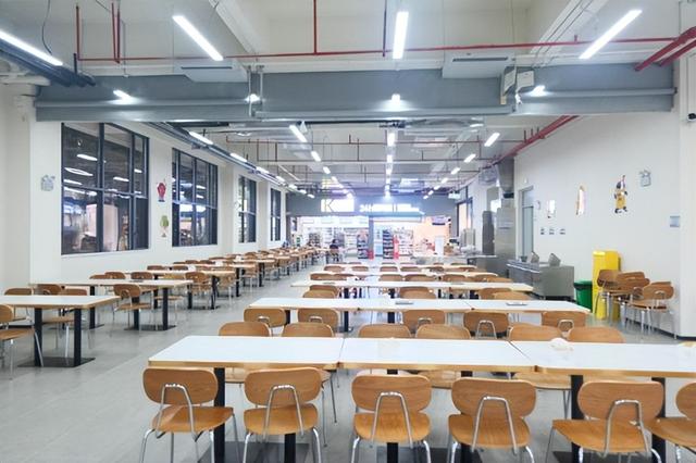 云湖兰山酒店：在数字浪潮与湖山诗意间，筑就一方共生秘境