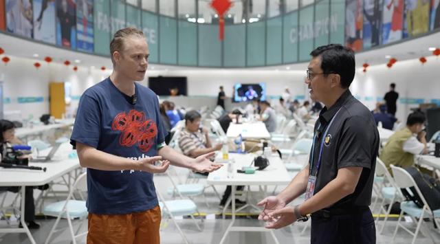 奥运冠军上场操作，人形机器人“试炼场”惊喜有多大？