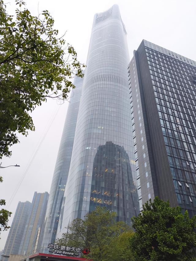 江西五日自由行：江西第一高楼 · 南昌双子塔 · 中部最高双子楼