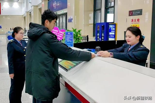 根本坐不住！“雪假”来新疆滑雪呀！