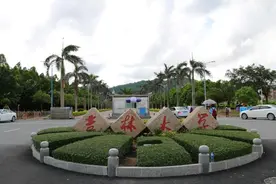 吉林大学2024转专业867人，交通运输类转出最多，转临床医学35人图片