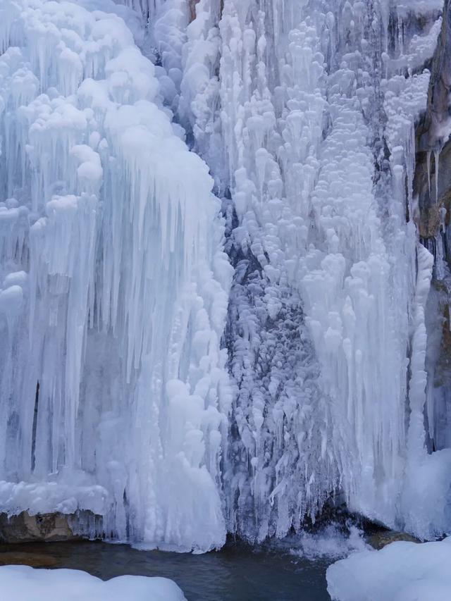 陇南，在冰瀑与雪野之间。