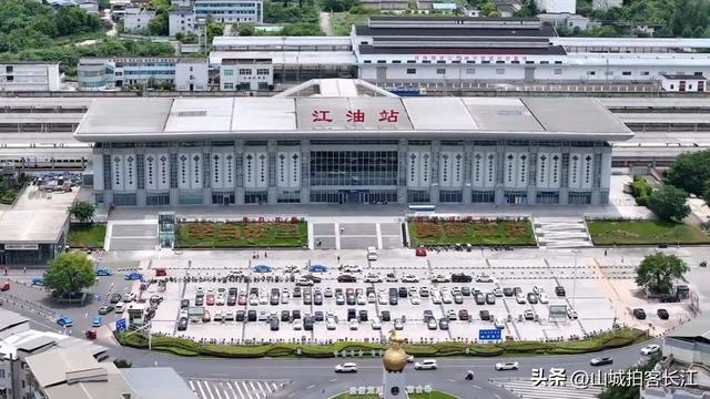 四川这座宝藏小城，建有14个火车站，特色美食“俘获”人心想定居