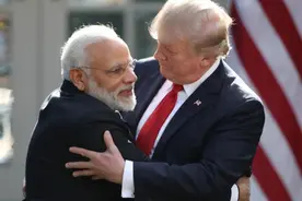 印度发展那么快，为何美国至今不敢收割印度呢？因为有三个无奈图片