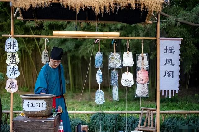 从乌镇神话到千镇一面，古镇旅游，黄金时代为何终结？