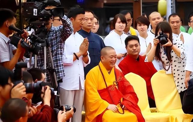 不查不知道一查吓一跳，掌控少林寺38年的释永信，私下到底有多壕
