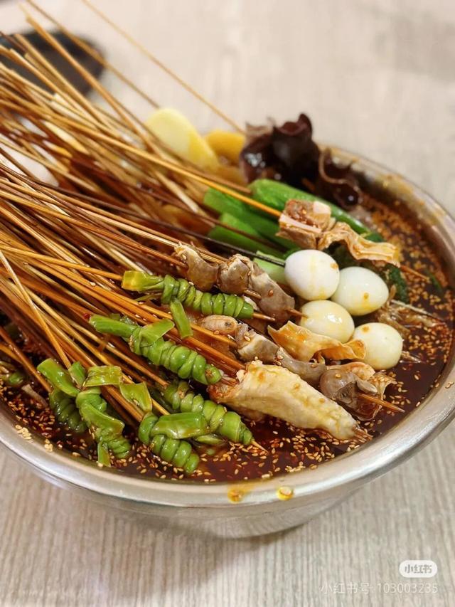 红了！1.5h直达甜味小镇，摘柿漫游徒步峡谷！美食断层第一，更是麻辣烫发源地！