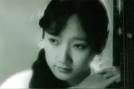 歌手成方圆：一婚嫁自己老师，二婚与王刚结婚，现在独自生活图片