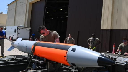 特朗普下令重启核试验，俄放话对等反制，核平衡出现危机！