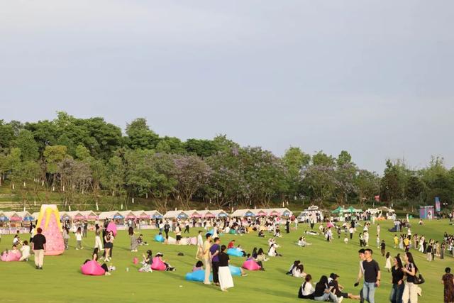 成都出发最快0.5h，山林湖岛间露营烧烤，野趣又好玩！