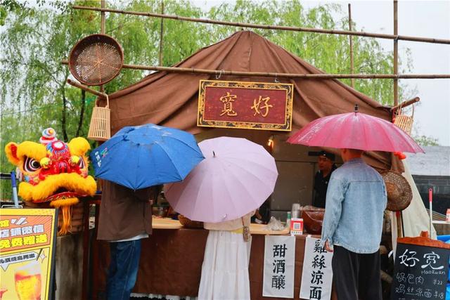 富阳这里，春日氛围感拉满！市民游客纷纷冒雨赶来……