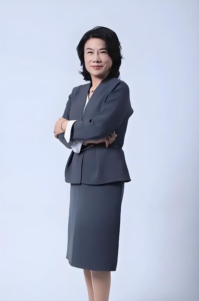 雷军没想到，十亿赌约12年后，董明珠一个举动再令所有人刮目相看