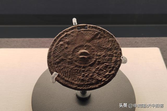 青海省博物馆：参观青海历史文物展