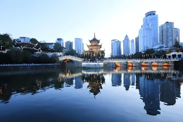 贵州建成世界第一高桥，两小时变两分钟，世行认定不宜人居的逆袭