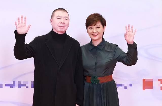 徐帆回应离婚5个月，冯小刚近况曝光，他的“小心思”再藏不住了