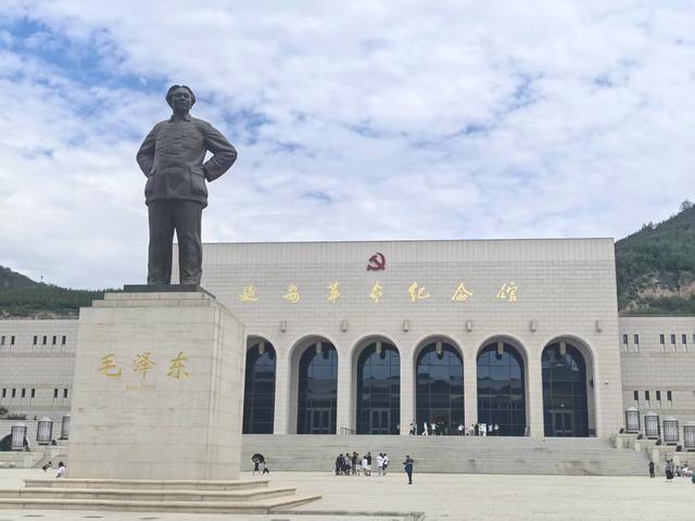 不进景区也能看到宝塔山，还可以乘坐免费公交车去延安革命纪念馆