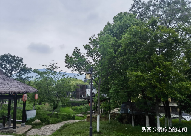 8亿元打造的“最美小镇”，开业仅10年就破产重组，如今一片荒凉