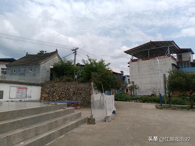 内乡夏馆如今仍有古寨门，界岭，接官亭，秋林渡等遗迹，文化厚重