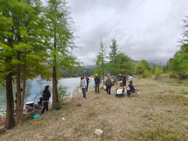 仙居县谷坦水库环线走，半山深处藏人家，依山傍水远繁华