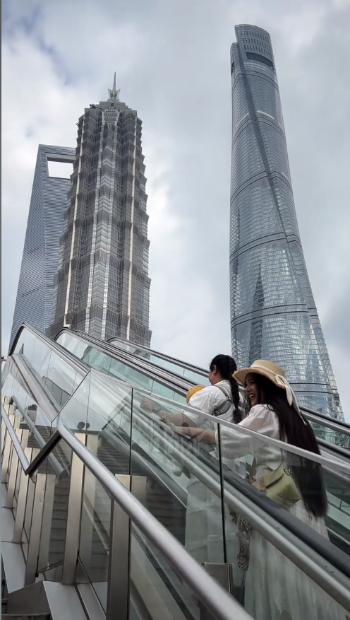 中国女婿高攀？尼泊尔岳母游中国，180门票嫌贵，家境被扒后惊呆