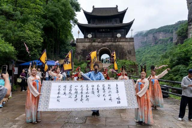 剑门关景区国际购票通道正式开启，海外游客畅行无忧！