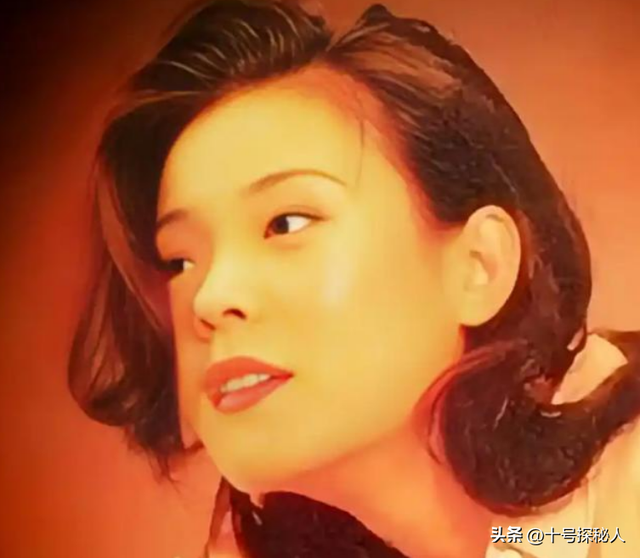 春晚爆红后，她洗完澡从23楼一跃而下，临终时最后喊了声“妈妈”