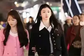 吴燕妮现身成都网红街，走路拽拽的，时尚感十足图片