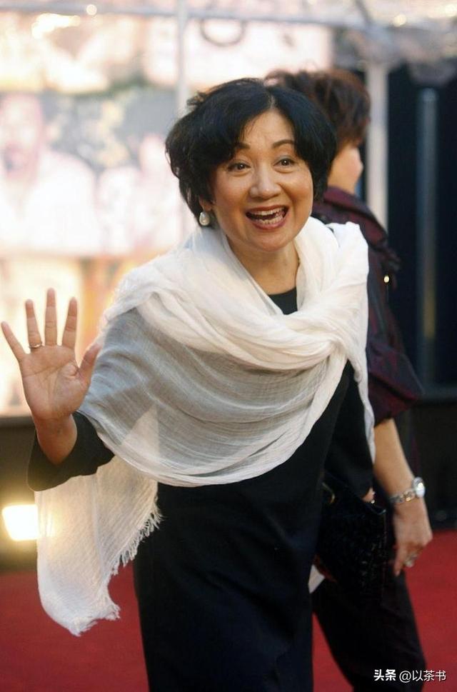 73岁三浦友和现状：不靠儿孙不住豪宅，只想和山口百惠安静老去