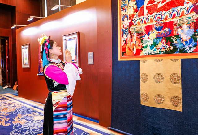 “圣洁甘孜·一生有约”中国甘孜景区终身门票制全球首发暨2026年农文旅体商活动发布会在蓉举办