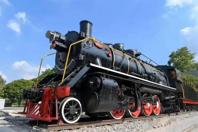 湘钢真正成了杨梅洲的风景线。