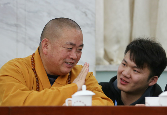 李湘做梦也想不到，释永信刚塌房，自己就因一张“黑丝照”被牵连