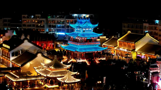 “夜”态万千go嗨，万象街夜夜夜耶！🤟