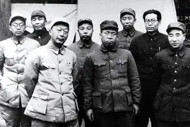 四野拥有百万大军，又面临南下作战，为什么一个副司令都不设？图片