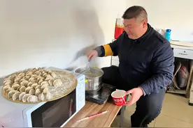 【新春走基层】——“90后”公交调度员 从方向盘到指挥台，用坚守铺就郑州春运畅行路图片